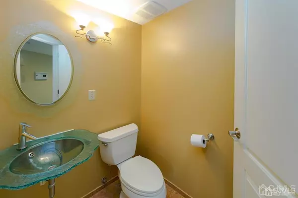 Fort Lee, NJ 07024,56 CLAREMONT RD