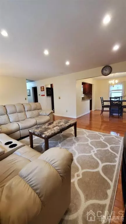 South Plainfield, NJ 08817,1897 Bell PL
