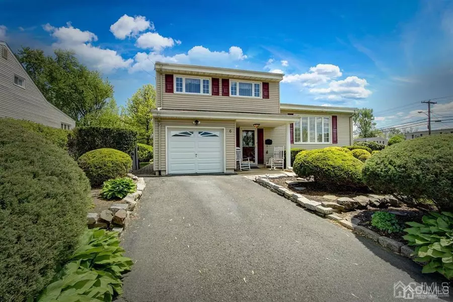 6 SAUL PL, Old Bridge, NJ 08857