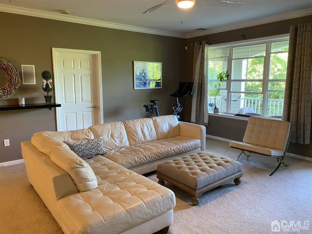 Matawan, NJ 07747,224 SLOAN CT