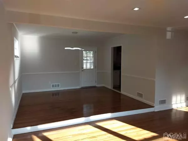 Edison, NJ 08817,36 HAMLIN RD