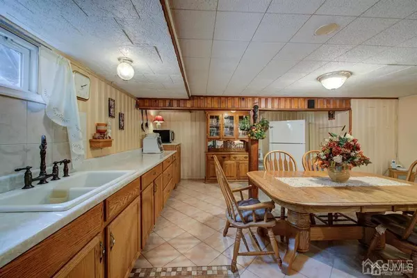 Highland Park, NJ 08904,215 KARSEY ST