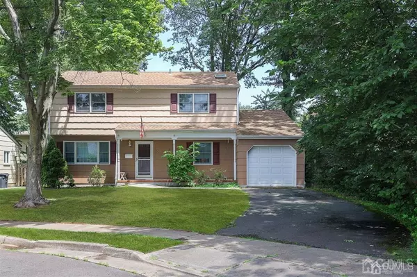 18 GINESI CT, Metuchen, NJ 08840