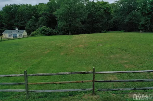 Old Bridge, NJ 07726,112 HAWKINS RD