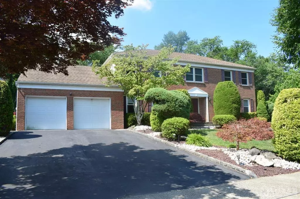 East Brunswick, NJ 08816,5 THEODORE DR