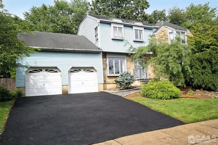 1 VICTORIAN DR, Old Bridge, NJ 08857