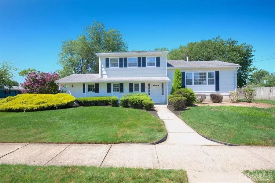 19 W Alton PL, Old Bridge, NJ 08857