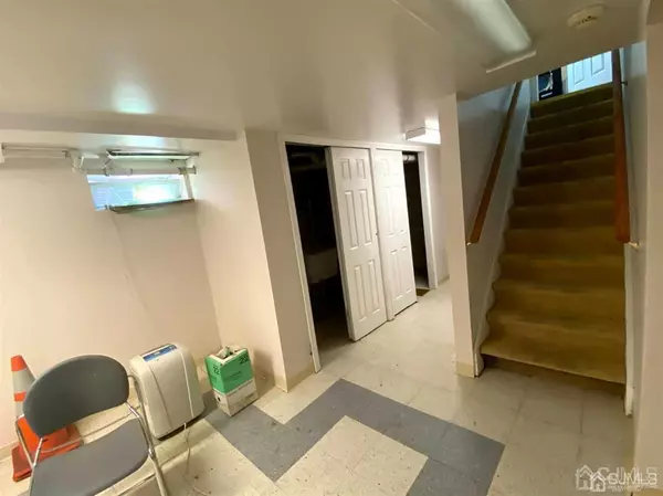 East Brunswick, NJ 08816,741 E STATE ROUTE 18 HWY