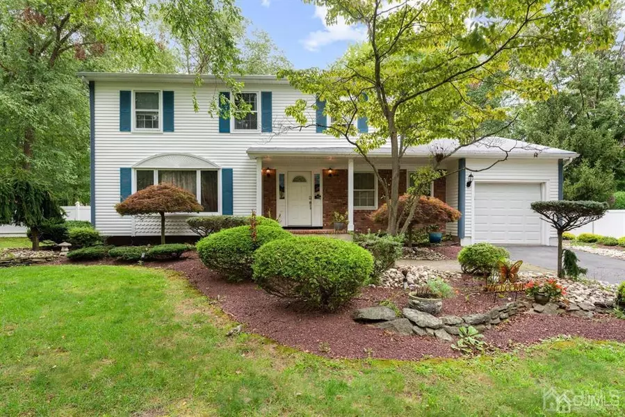 2 SUTTON CT, Old Bridge, NJ 07747