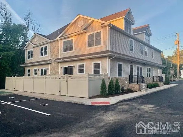 Edison, NJ 08820,144 HARDING AVE #5