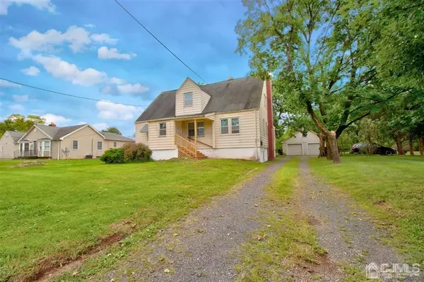 Hillsborough, NJ 08844,38 HAMILTON RD