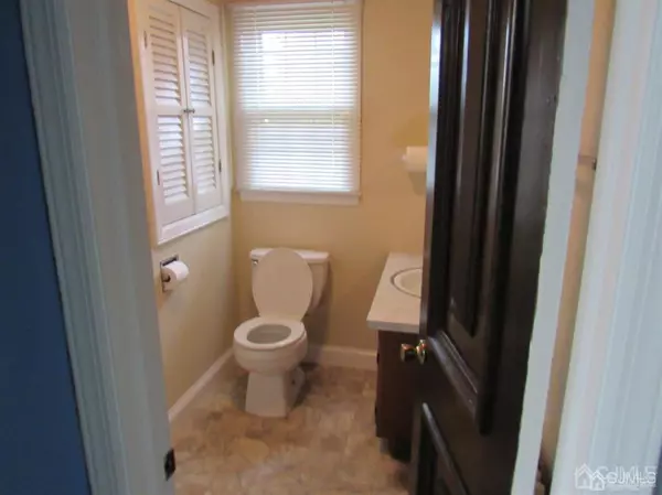 South Brunswick, NJ 08852,878 Georges RD