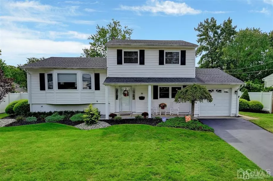 16 Chelsea RD, Old Bridge, NJ 08857
