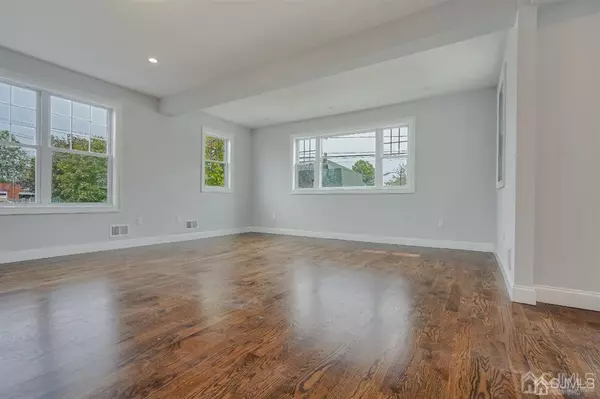 Iselin, NJ 08830,201 Elmhurst AVE