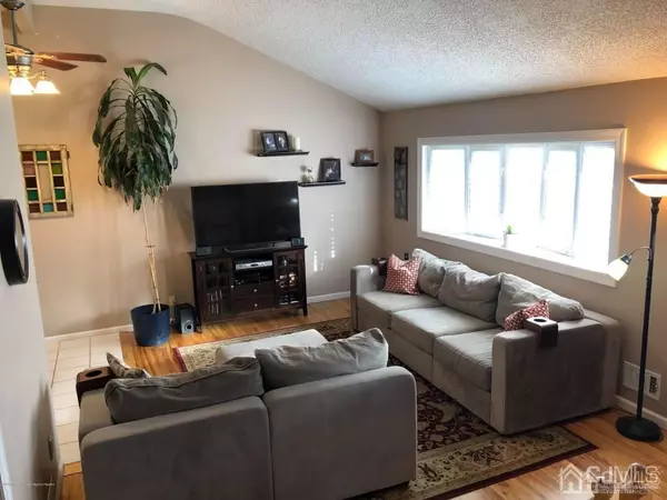 Old Bridge, NJ 08879,107 Washington AVE