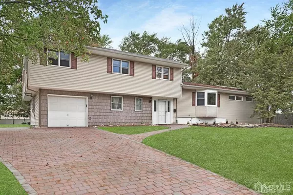 East Brunswick, NJ 08816,25 Marlow RD