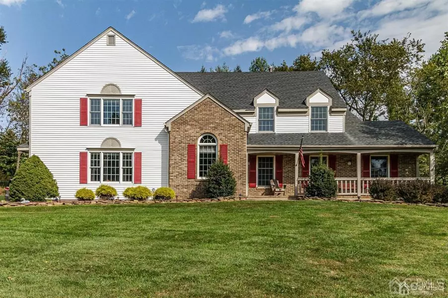 66 Rustic TRL, Raritan, NJ 08822