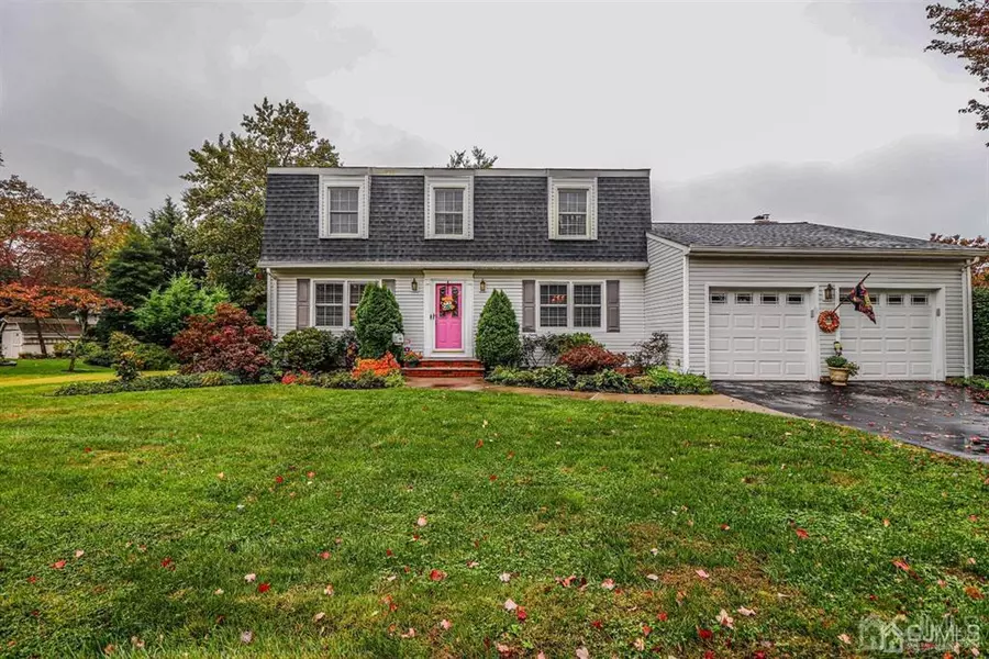 10 Fern PL, Milltown, NJ 08850