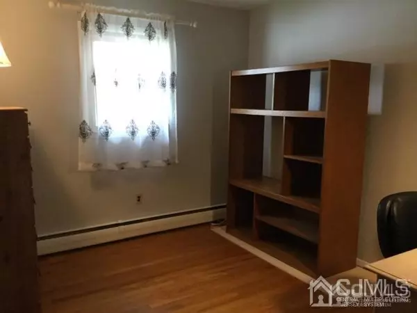 North Brunswick, NJ 08902,1960 8th ST