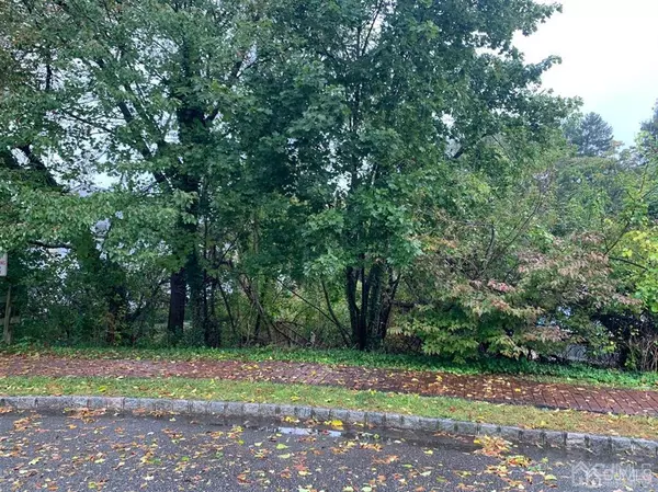 23 Pine ST, East Brunswick, NJ 08816