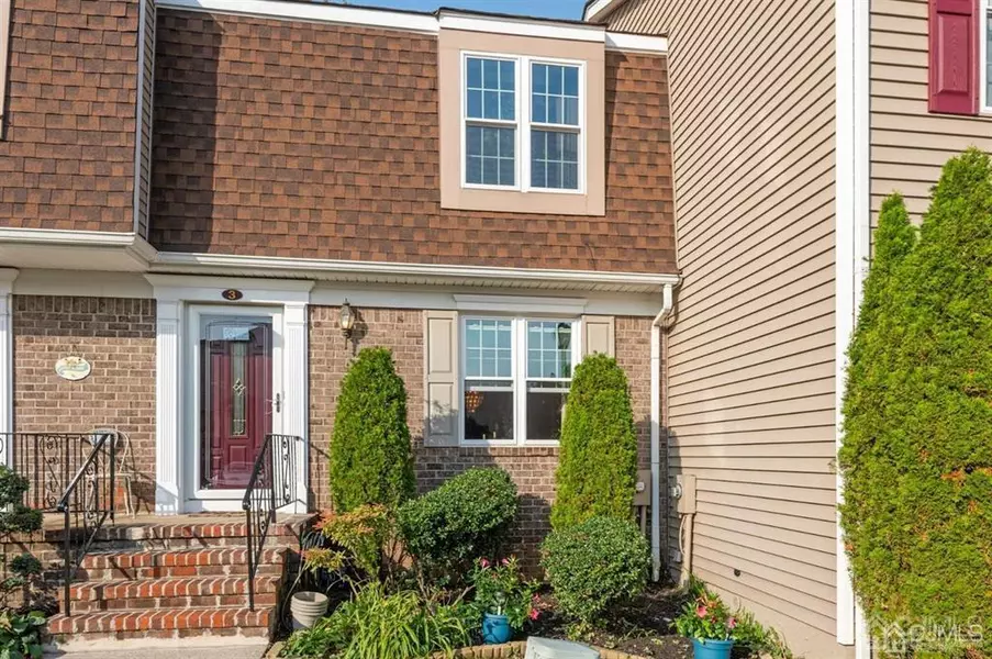 3 Heritage LN #3, Fords, NJ 08863