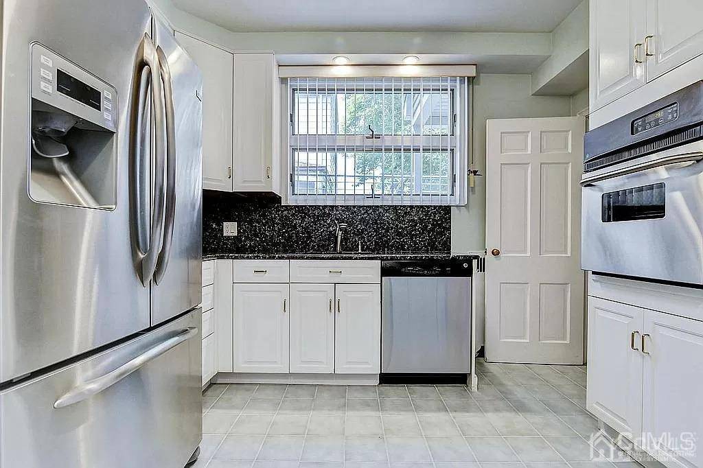 Perth Amboy, NJ 08861,34 Lewis ST