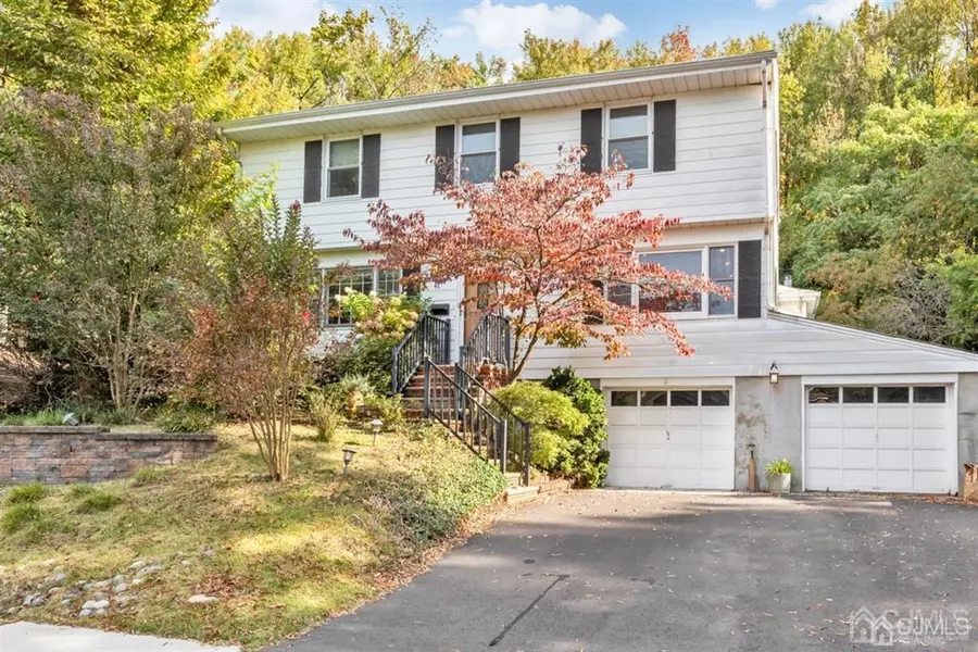 46 Brockton CT, Metuchen, NJ 08840