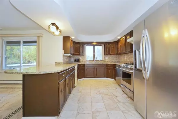 East Brunswick, NJ 08816,125 Hardenburg LN