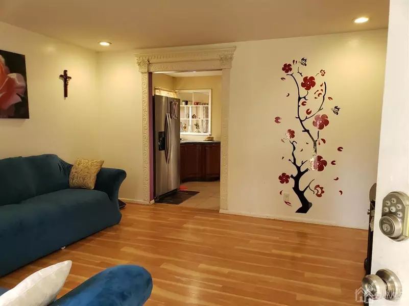 127 2nd ST, Middlesex, NJ 08846