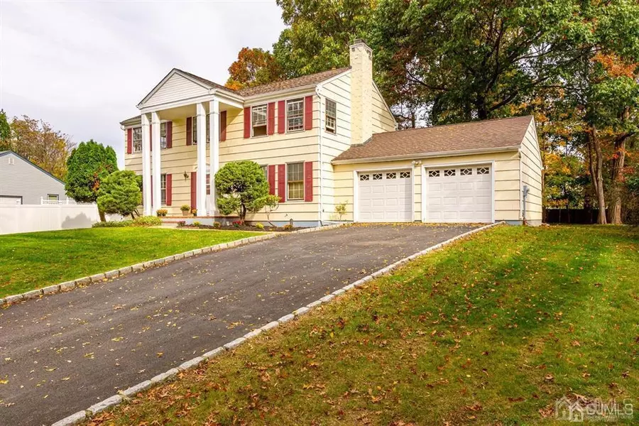 18 Jasmine DR, Piscataway, NJ 08854