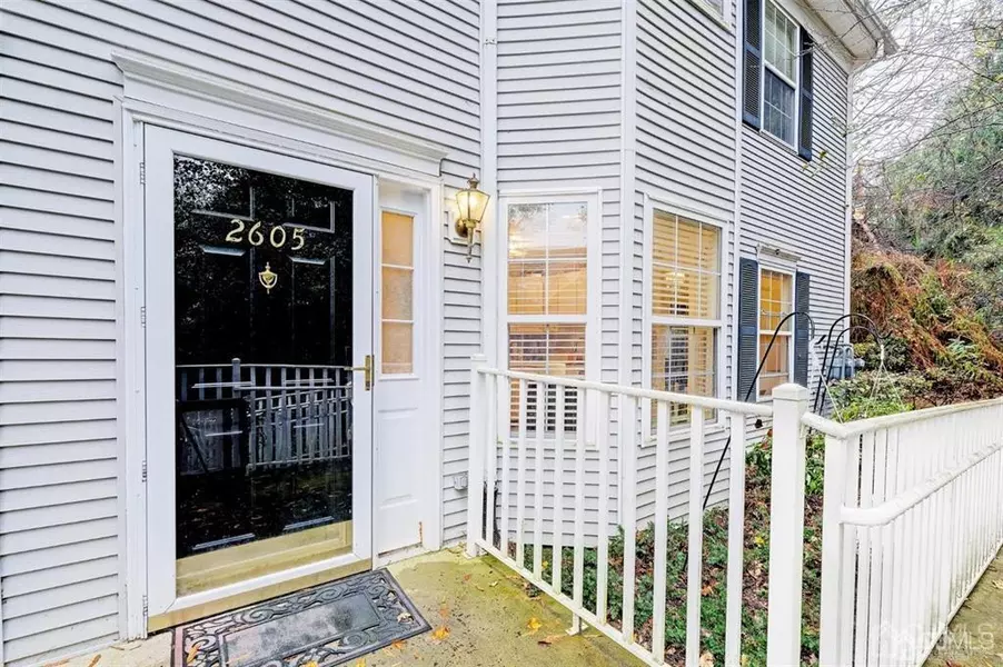 2605 Cypress LN, East Brunswick, NJ 08816