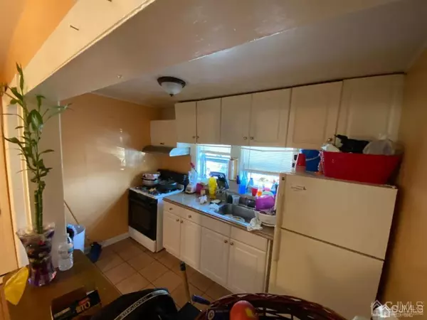 New Brunswick, NJ 08901,251 Handy ST