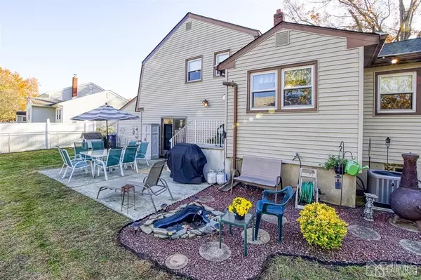 North Brunswick, NJ 08902,787 Carpenter RD