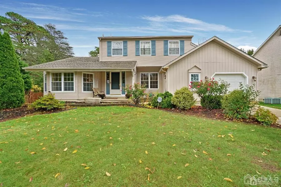 6 Tigerlily LN, Gloucester Twp, NJ 08081