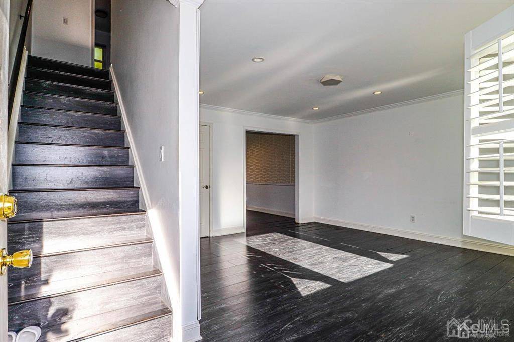 Edison, NJ 08817,72 Fox RD #8