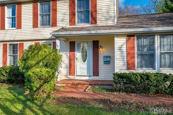 Metuchen, NJ 08840,24 Smith ST