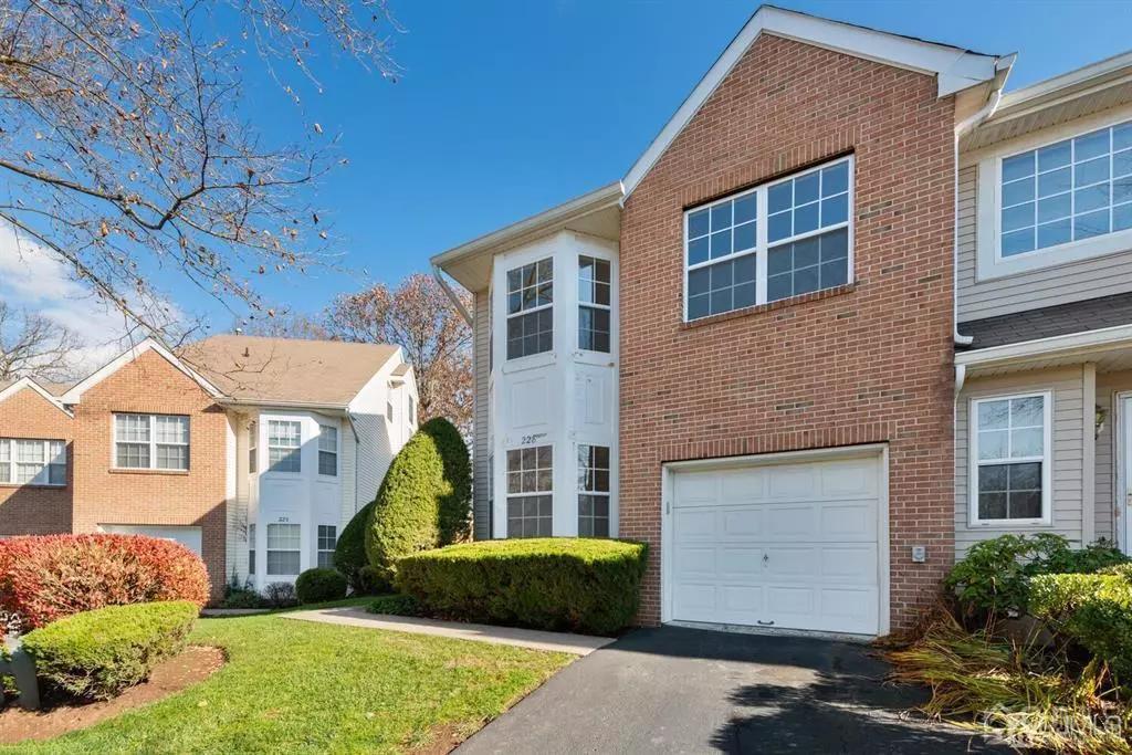 Piscataway, NJ 08854,228 Hidden Woods CT #228