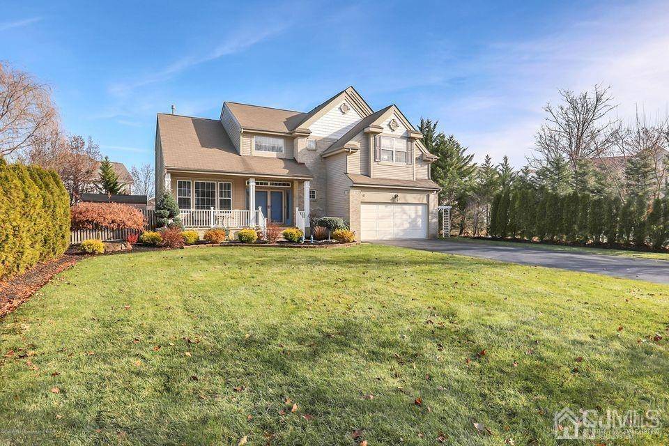 17 Reddington DR, Old Bridge, NJ 07747