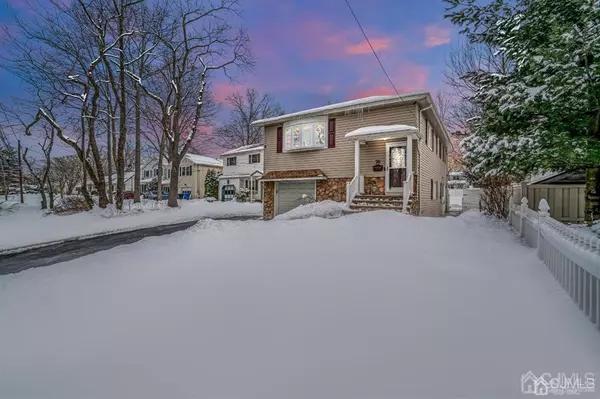 76 Chain O Hills RD, Iselin, NJ 08830