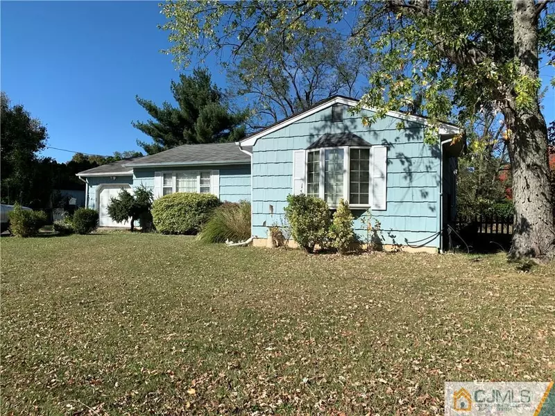 33 Half Acre RD, Jamesburg, NJ 08831