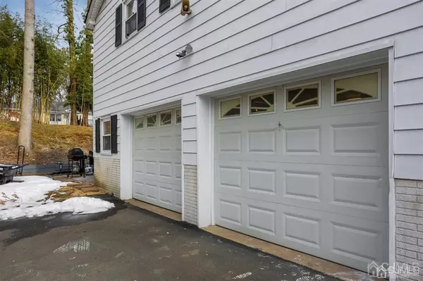 North Brunswick, NJ 08902,245 Hamlin RD