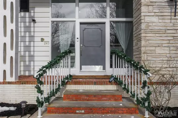 North Brunswick, NJ 08902,245 Hamlin RD