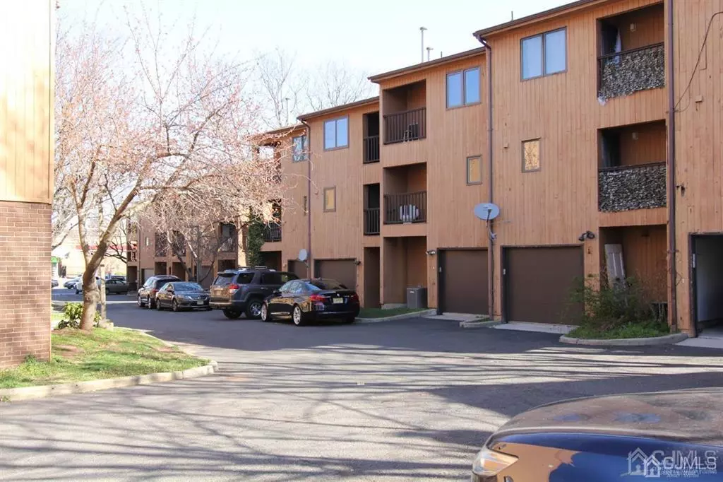 New Brunswick, NJ 08901,154 George ST