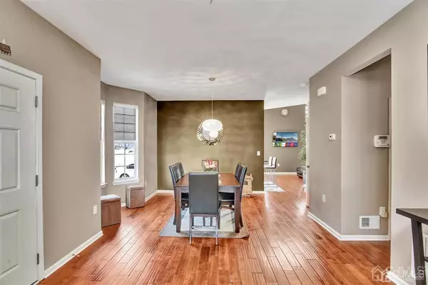 North Brunswick, NJ 08902,2316 Berkshire LN