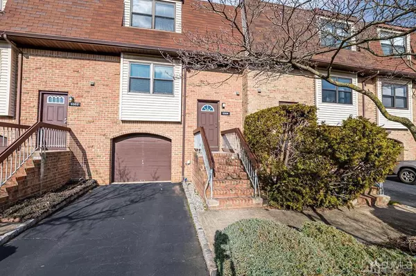 North Brunswick, NJ 08902,3304 N Oaks BLVD