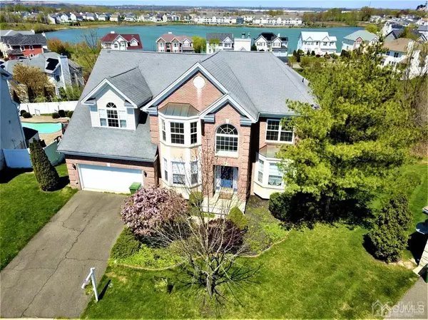 21 Fritz DR,  Sayreville,  NJ 08872