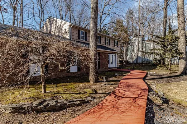 East Brunswick, NJ 08816,3 Quaker DR