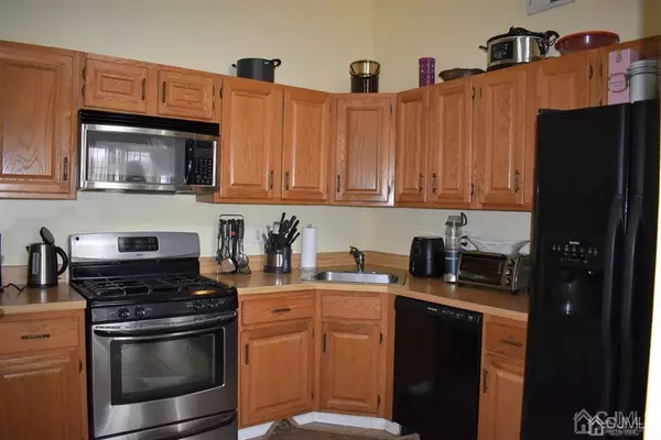 North Brunswick, NJ 08902,175 Darwin LN