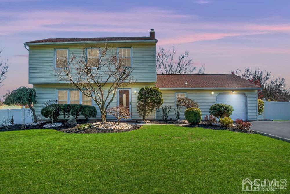 15 Wilkens DR, Piscataway, NJ 08854