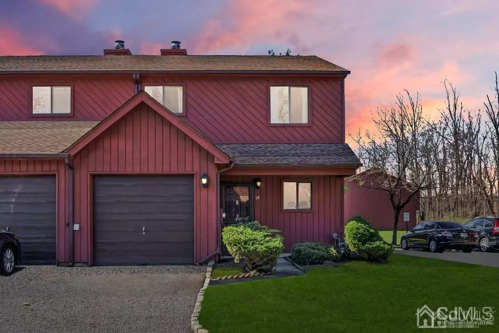 Edison, NJ 08820,15 Palm CT